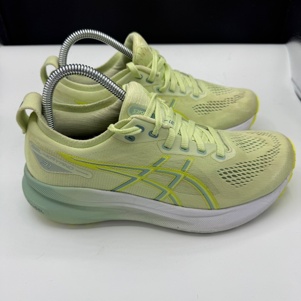 ASICS Gel-Kayano 31 Yellow Green Lace Up Running Athletic Sneakers - Picture 4 of 12